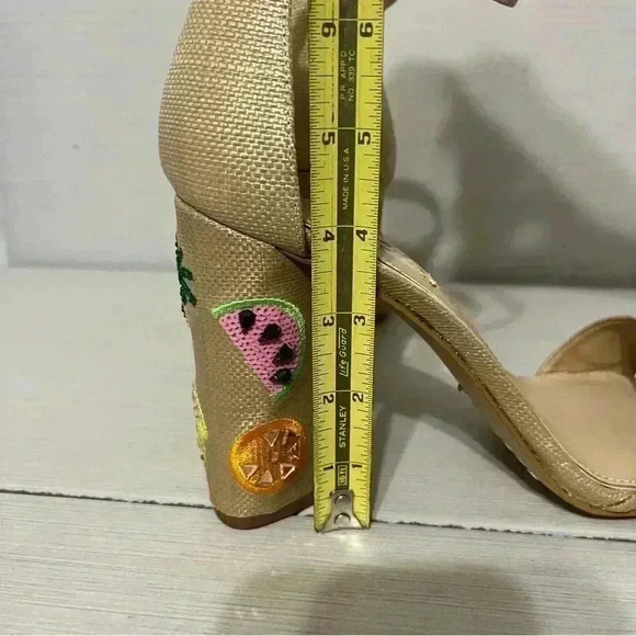 Gianni Bini Joenahtwo Natural Straw Fruit Embellished Block Heel Sandals Summer - Picture 16 of 16